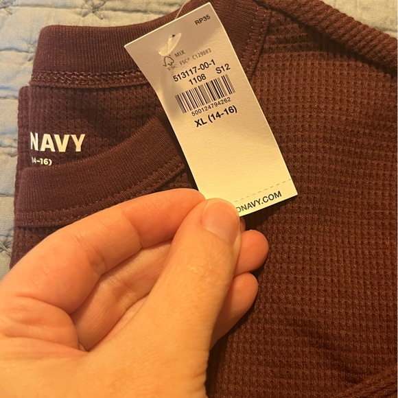 Boys XL (14-16) Maroon Old Navy Waffle Knit Tee, NWT - Picture 5 of 5